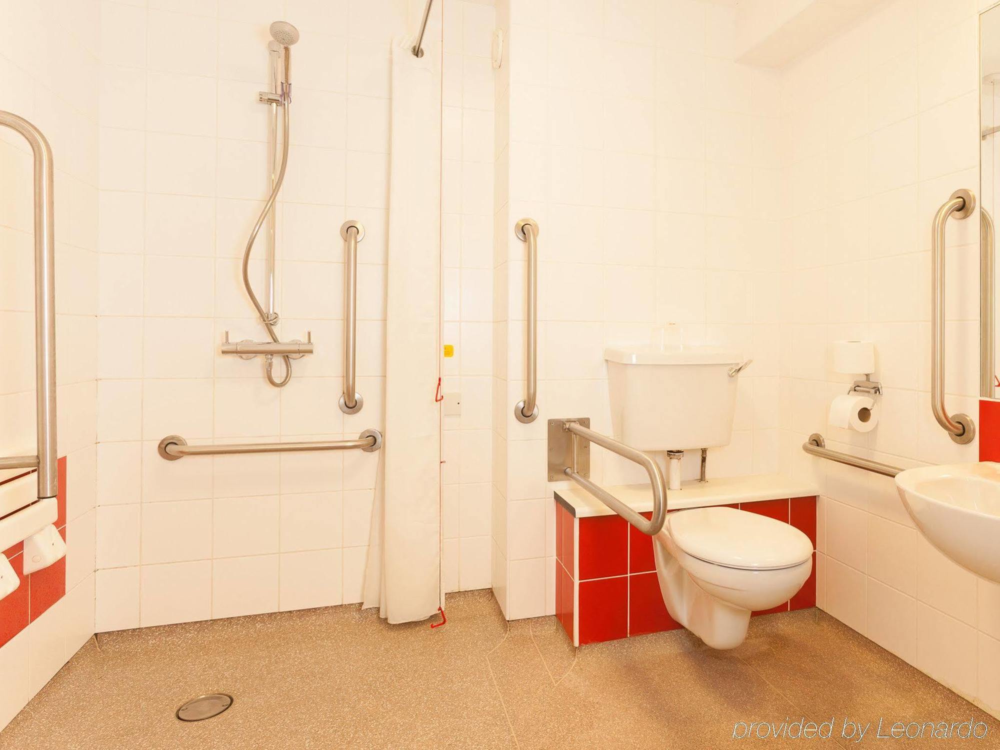 Travelodge London Central Waterloo Екстериор снимка